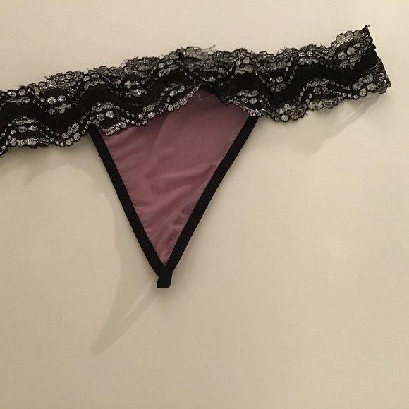 Lingerie - Picture 3 of 4